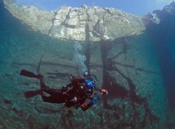 Dirk on cliff face.
Capernwray.
F90X,16mm. by Mark Thomas 